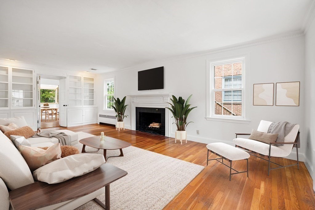 258 Russett Road Brookline, MA 02467 - Photo 8 of 27