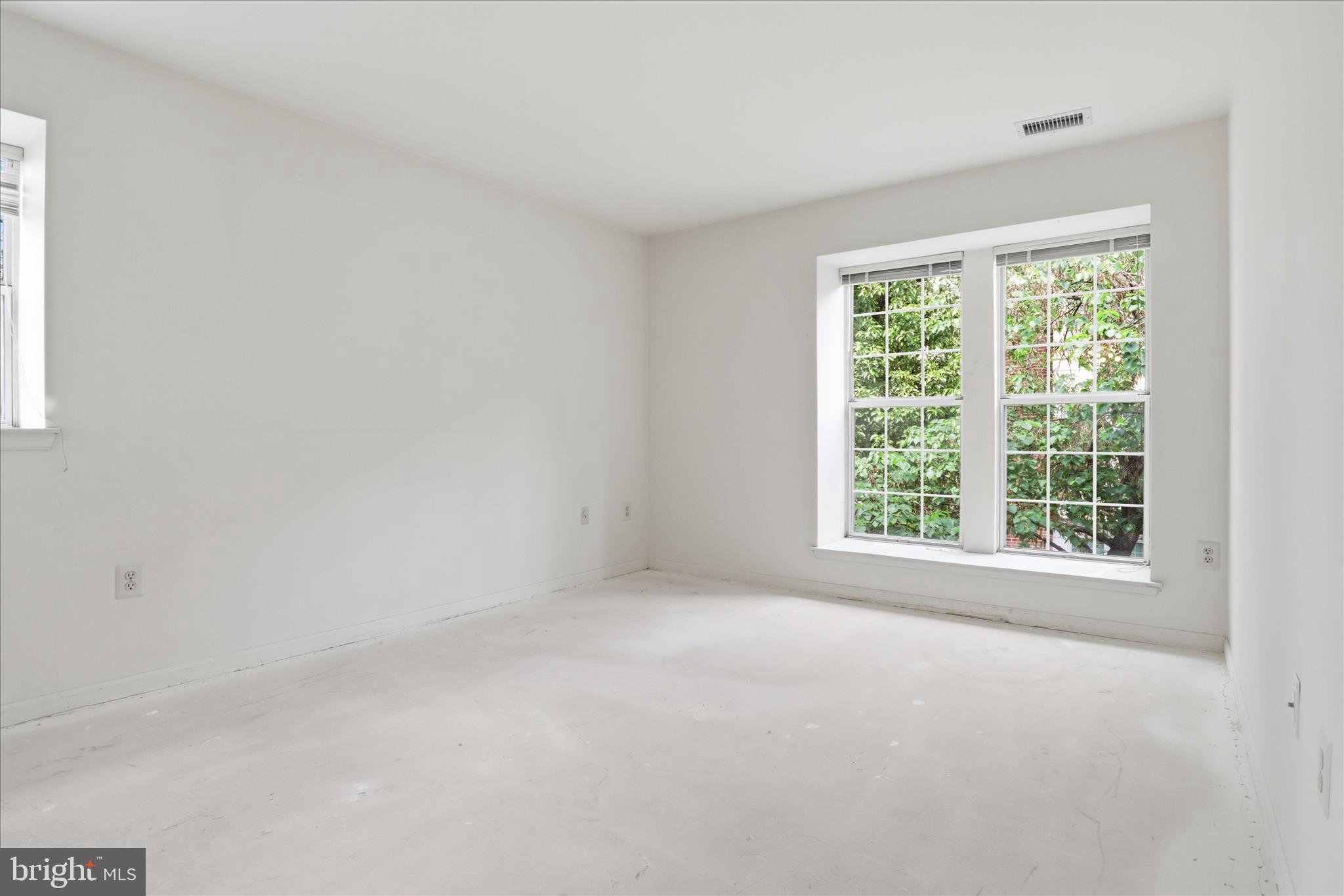 4524 28th Road South, Unit E Arlington, VA 22206 - Photo 15 of 43 Primary Bedroom