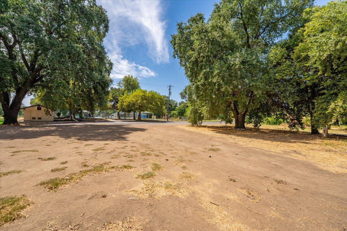 426 Riverside Way Red Bluff, CA 96080 - Photo 7 of 22