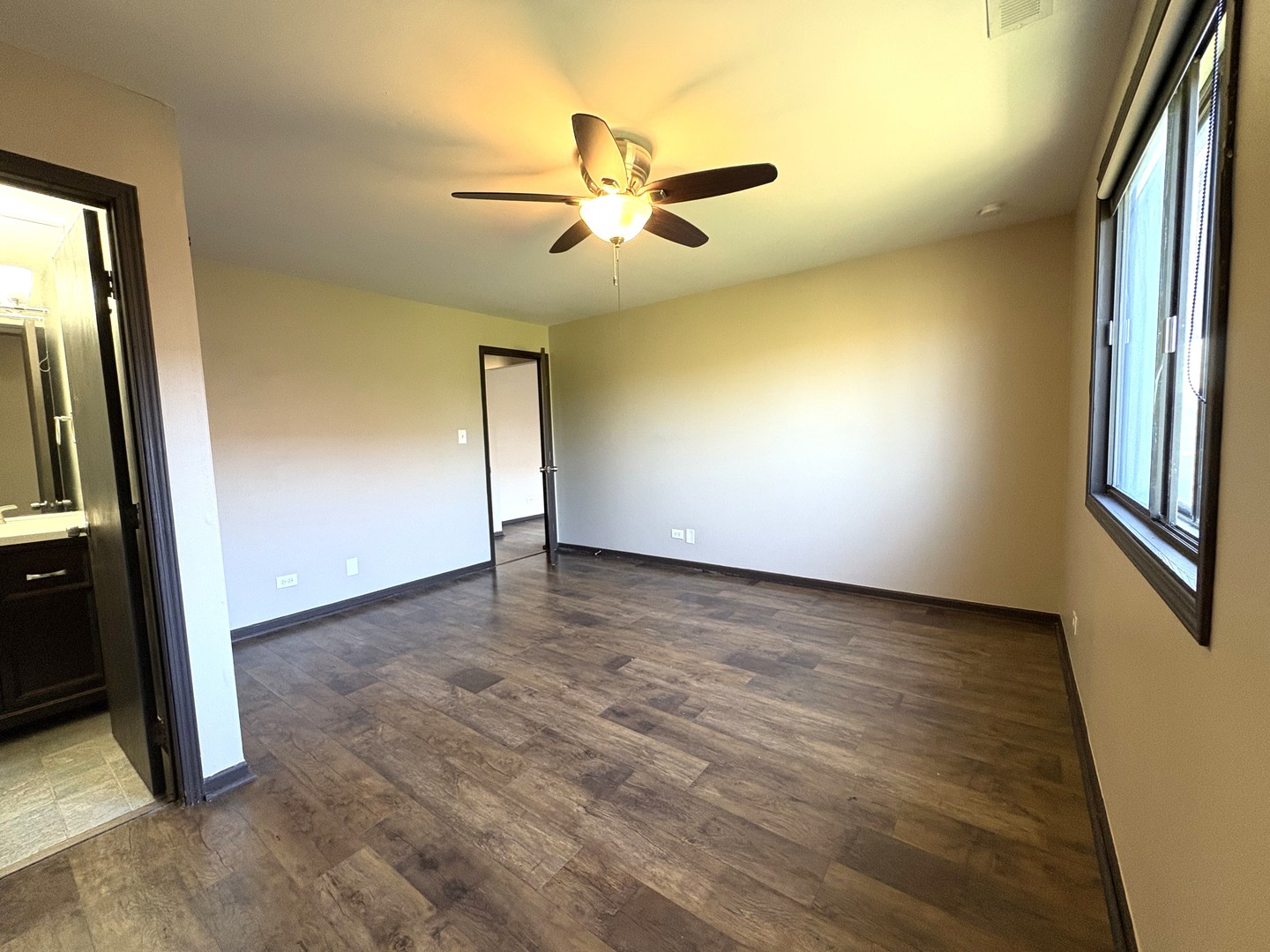 15805 Peggy Lane, Unit 9 Oak Forest, IL 60452 - Photo 12 of 20 an empty room with windows and entrance