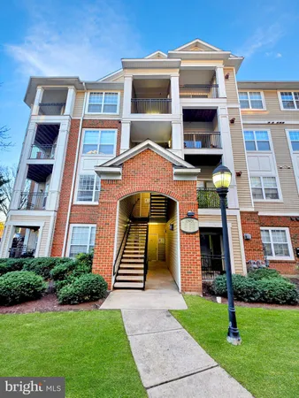 $2,200 | 12921 Centre Park Circle, Unit 206, Herndon, VA 20171