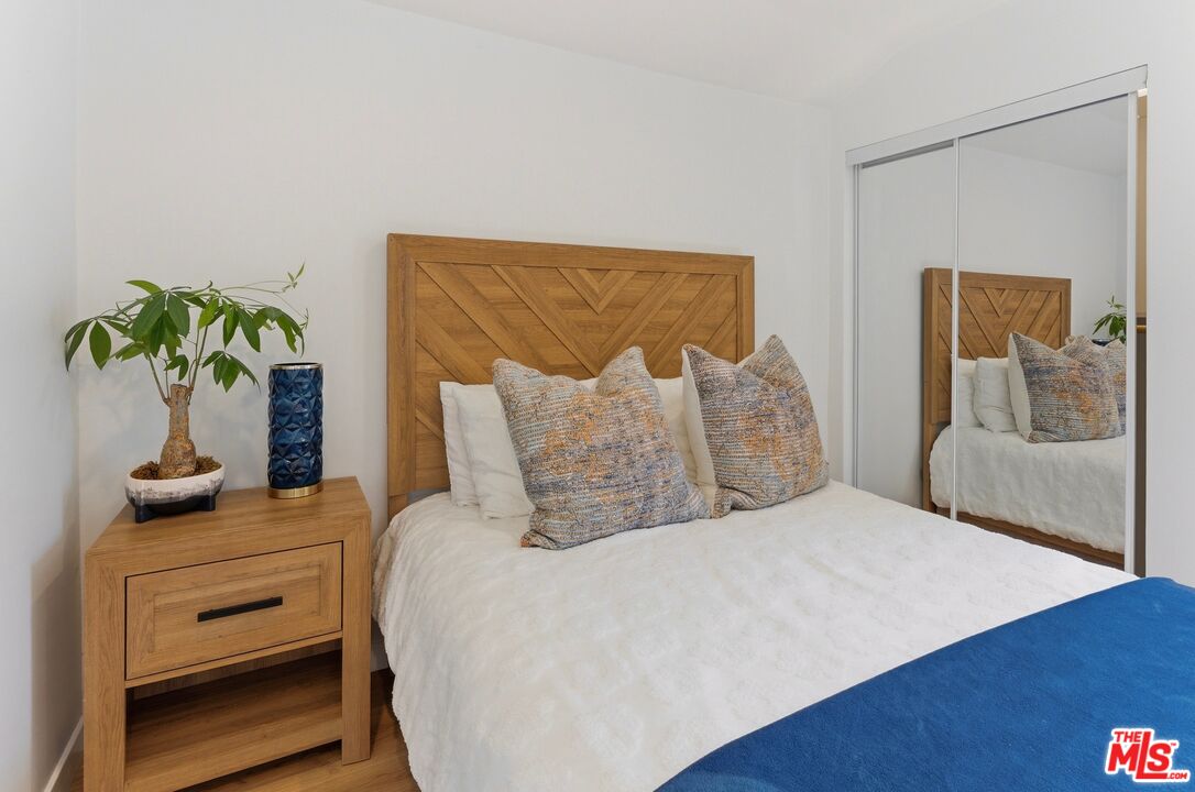 132 North Carson Road, Unit A Beverly Hills, CA 90211 - Photo 10 of 14