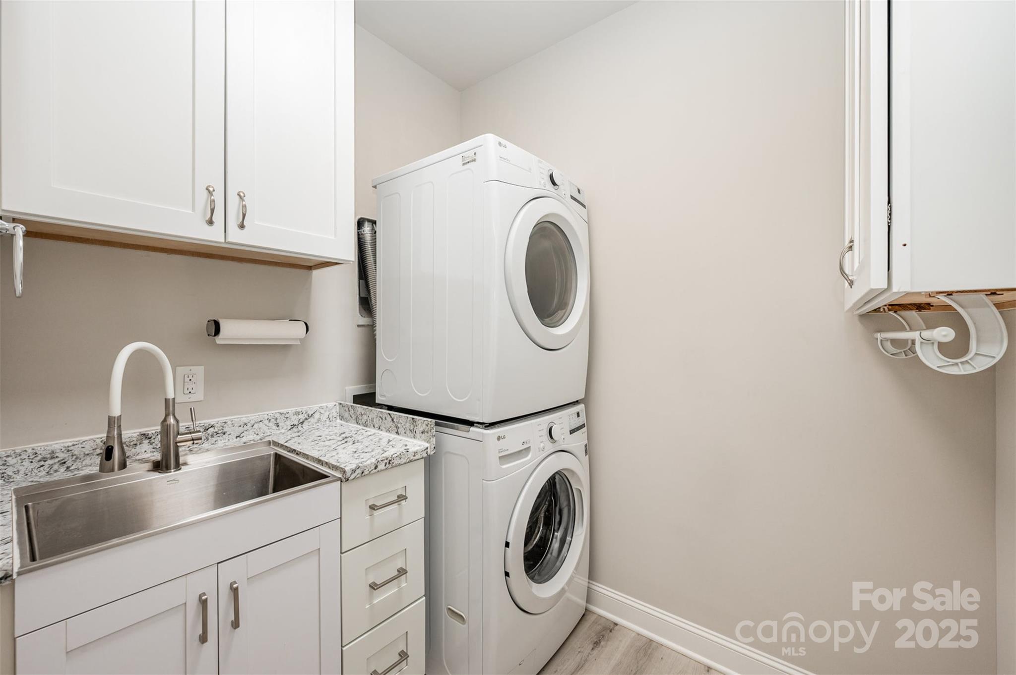 3004 Village Ridge Drive Gastonia, NC 28056 - Photo 14 of 35 a utility room with dryer and washer