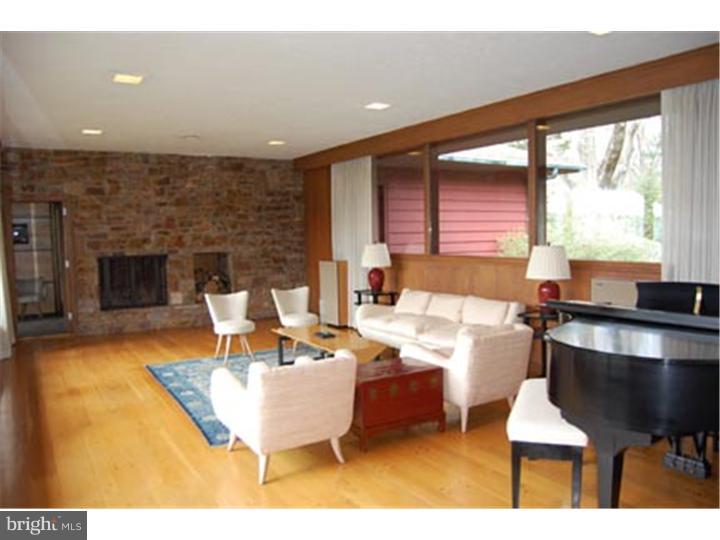 102 Center Mill Road Chadds Ford, PA 19317 - Photo 9 of 22 Living Room