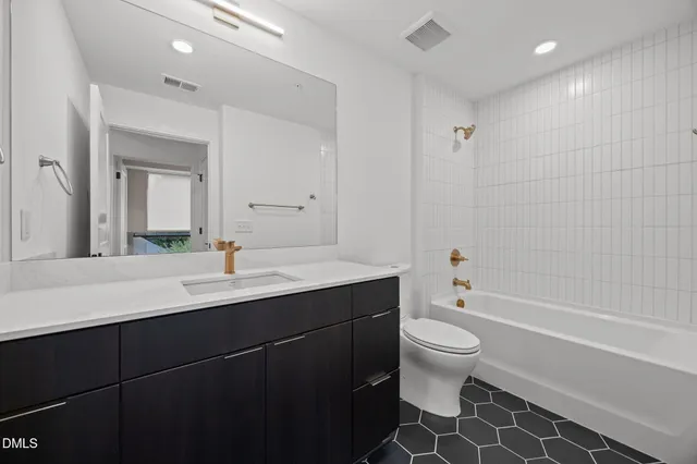 $499,900 | 615 West Peace Street, Unit 307, Raleigh, NC 27605