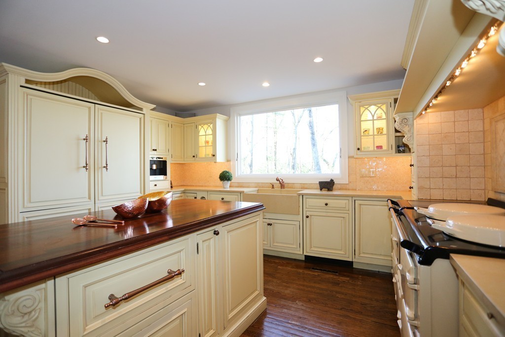 36 Claypit Hill Road Wayland, MA 01778 - Photo 5 of 27