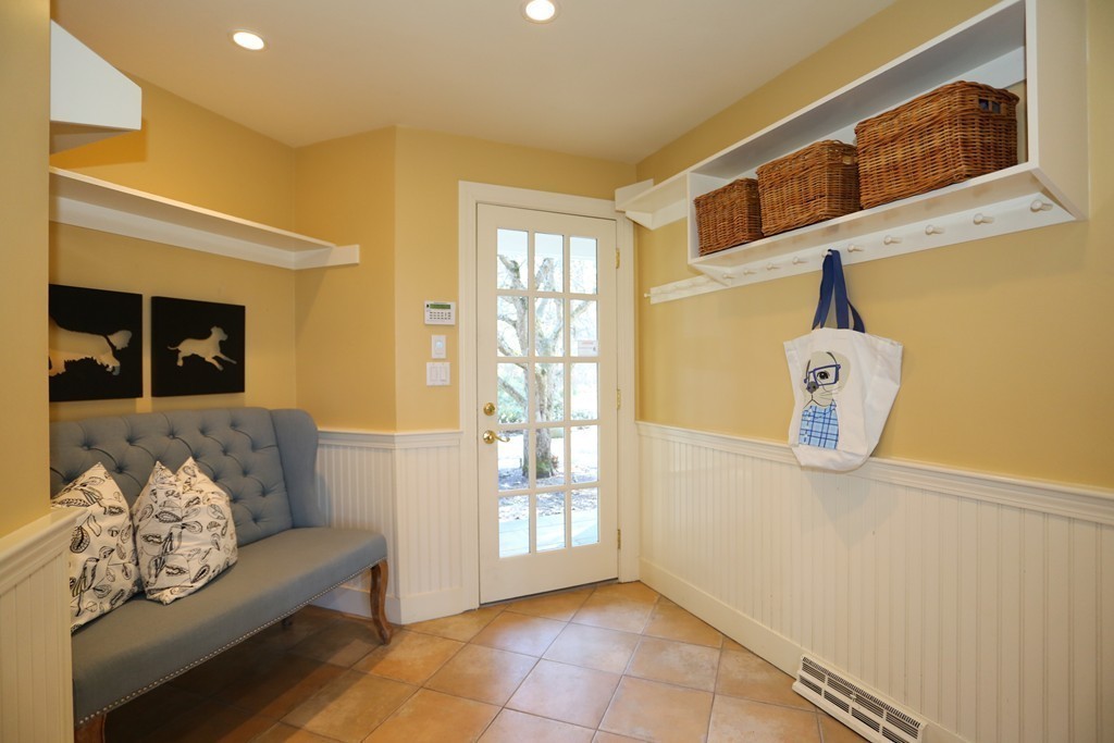 36 Claypit Hill Road Wayland, MA 01778 - Photo 10 of 27