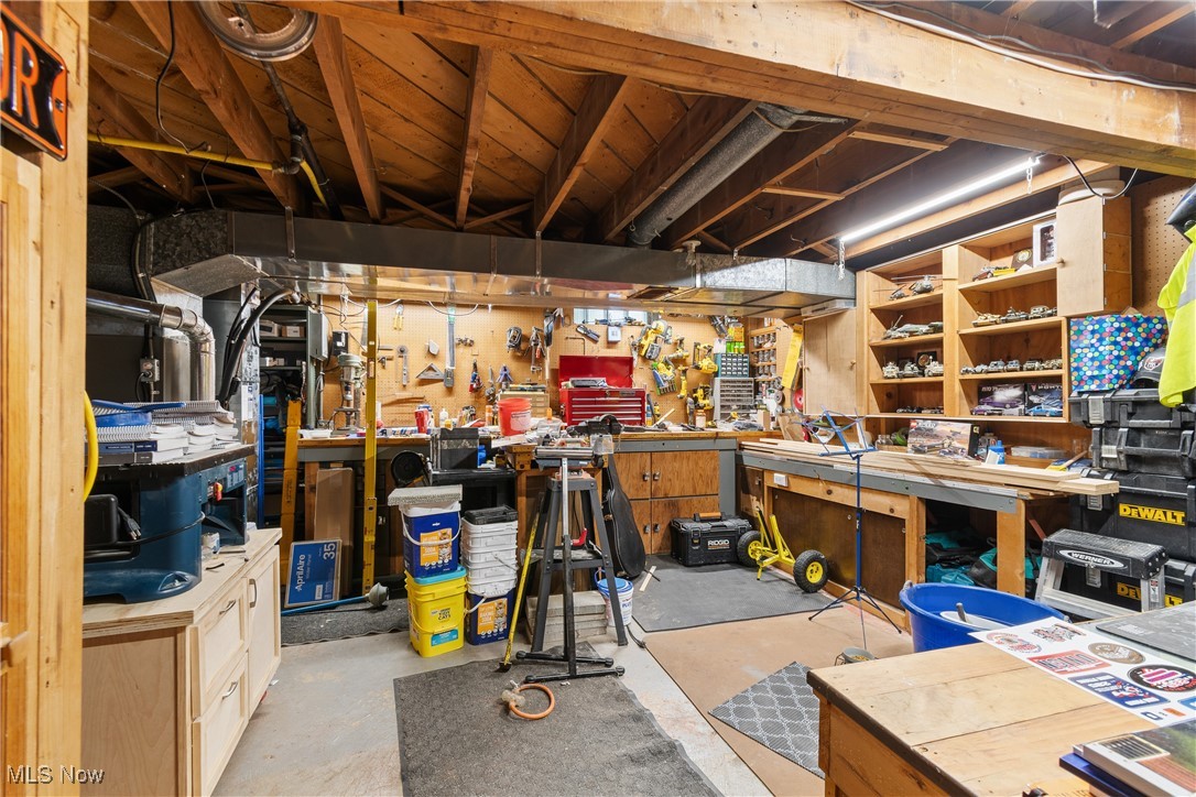 3341 Brenner Road Barberton, OH 44203 - Photo 19 of 30 Basement featuring a workshop area