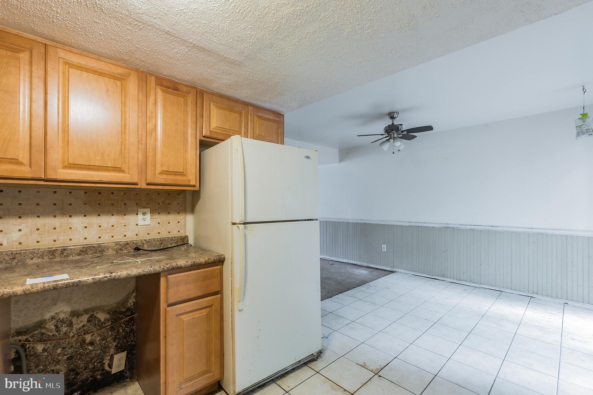27 Raleigh Place Willingboro, NJ 08046 - Photo 7 of 25