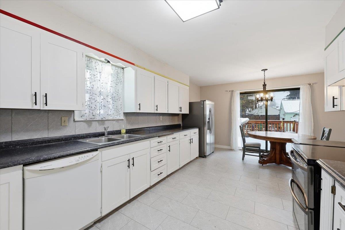 4808 North Adams Street Spokane, WA 99205 - Photo 7 of 28