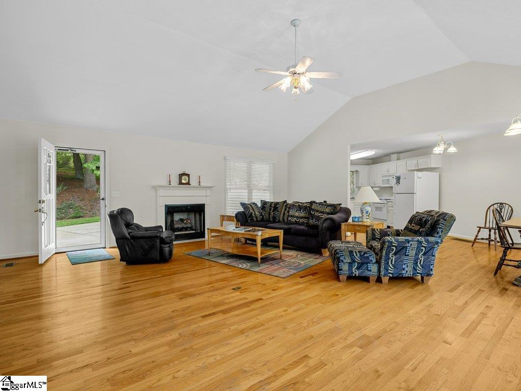 208 West Durham Street Landrum, SC 29356 - Photo 6 of 44