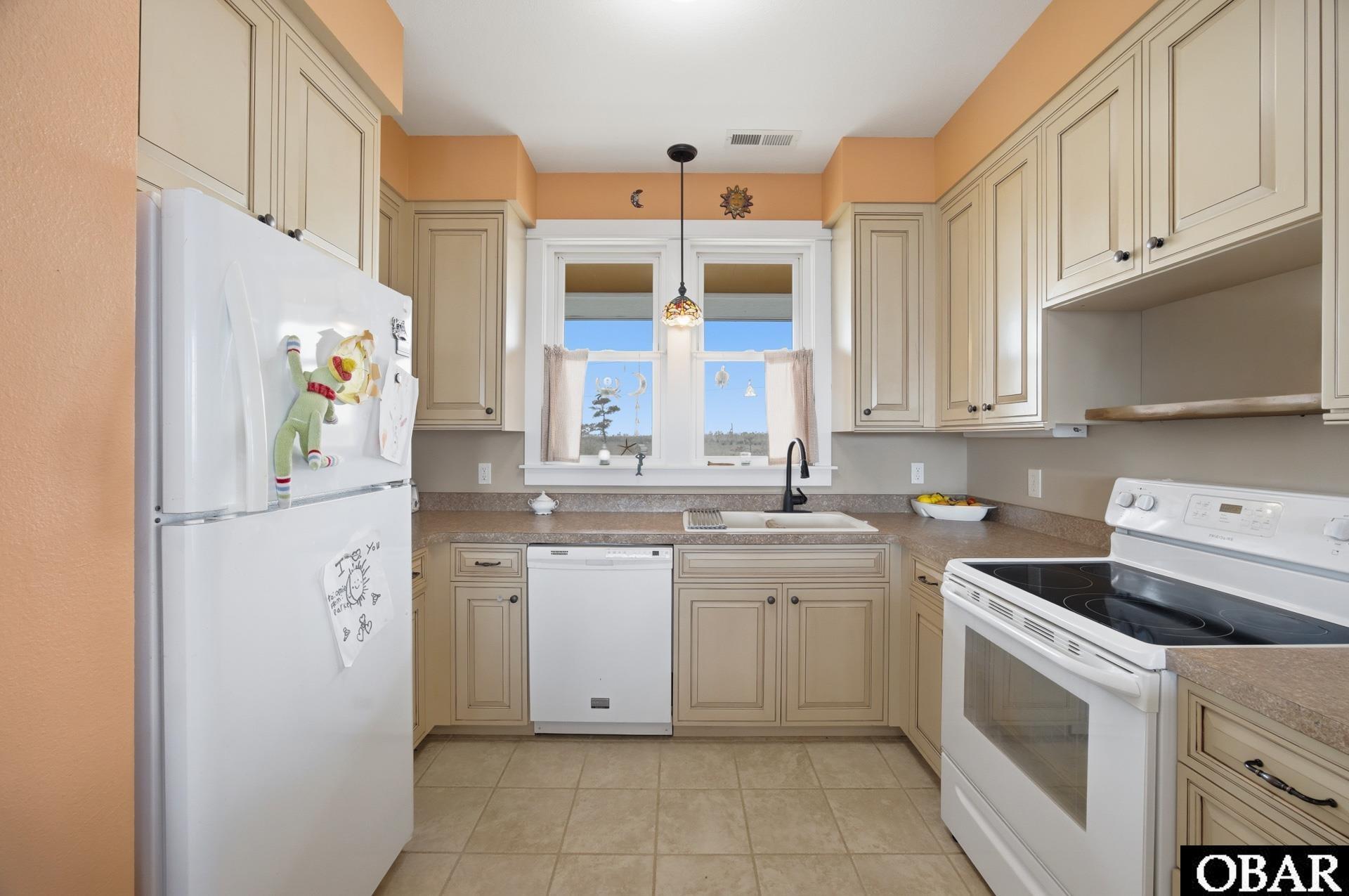 52 Cahoon Road Manns Harbor, NC 27953 - Photo 17 of 38 Kitchen