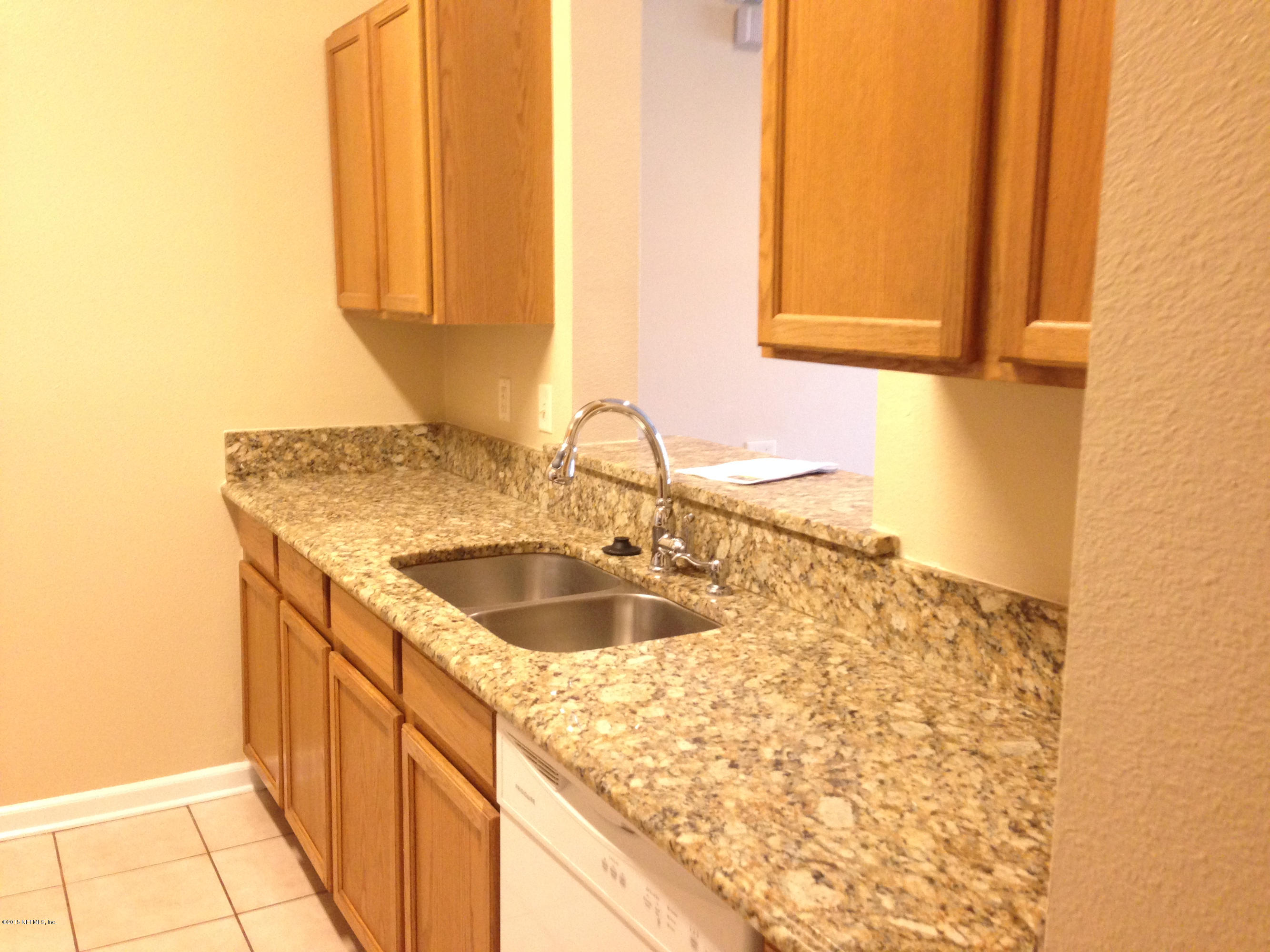 10550 Baymeadows Road, Unit 701 Jacksonville, FL 32256 - Photo 5 of 23 Kitchen