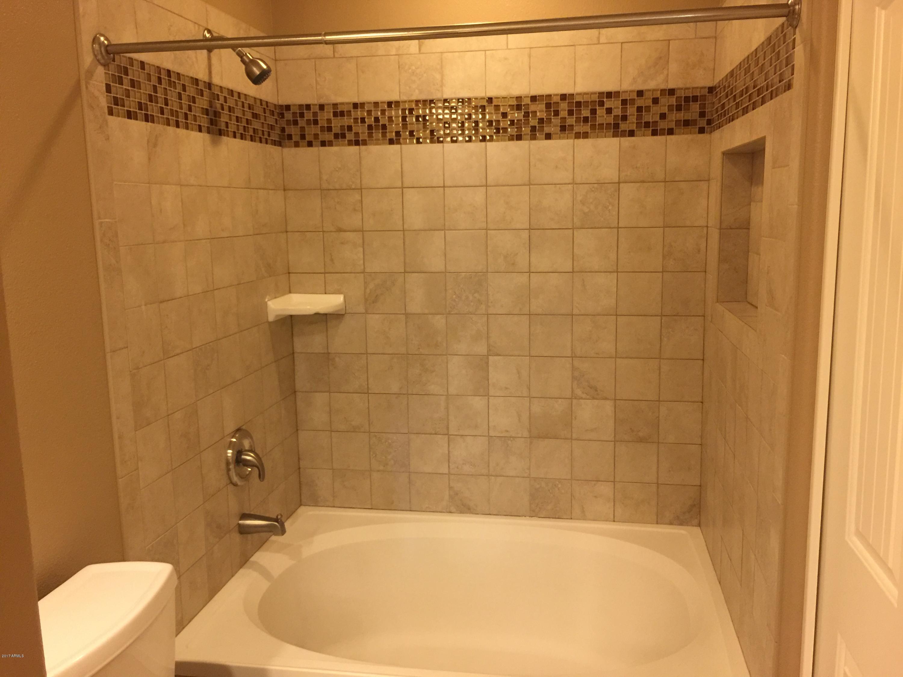 2134 East Broadway Road, Unit 1043 Tempe, AZ 85282 - Photo 19 of 30 Tub/Shower