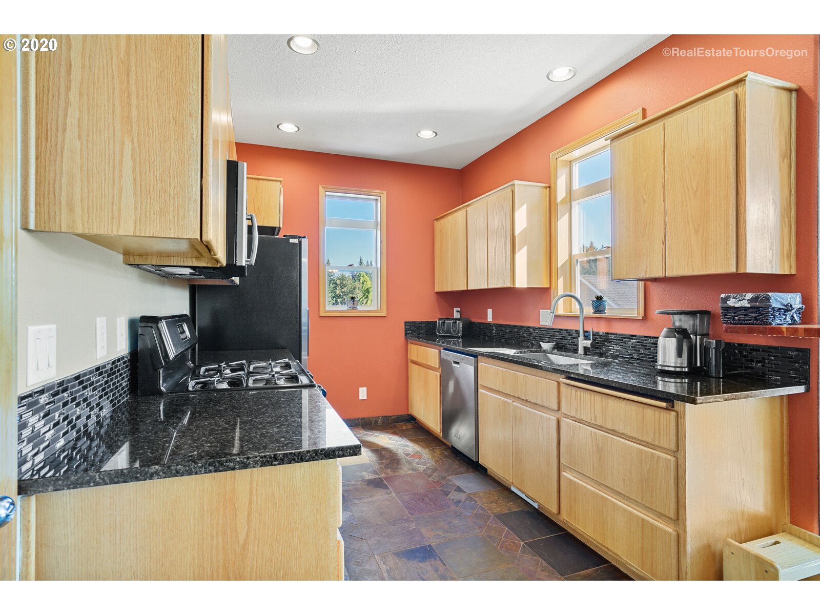 18295 Tupper Road Sandy, OR 97055 - Photo 11 of 31 Gallery Image 11