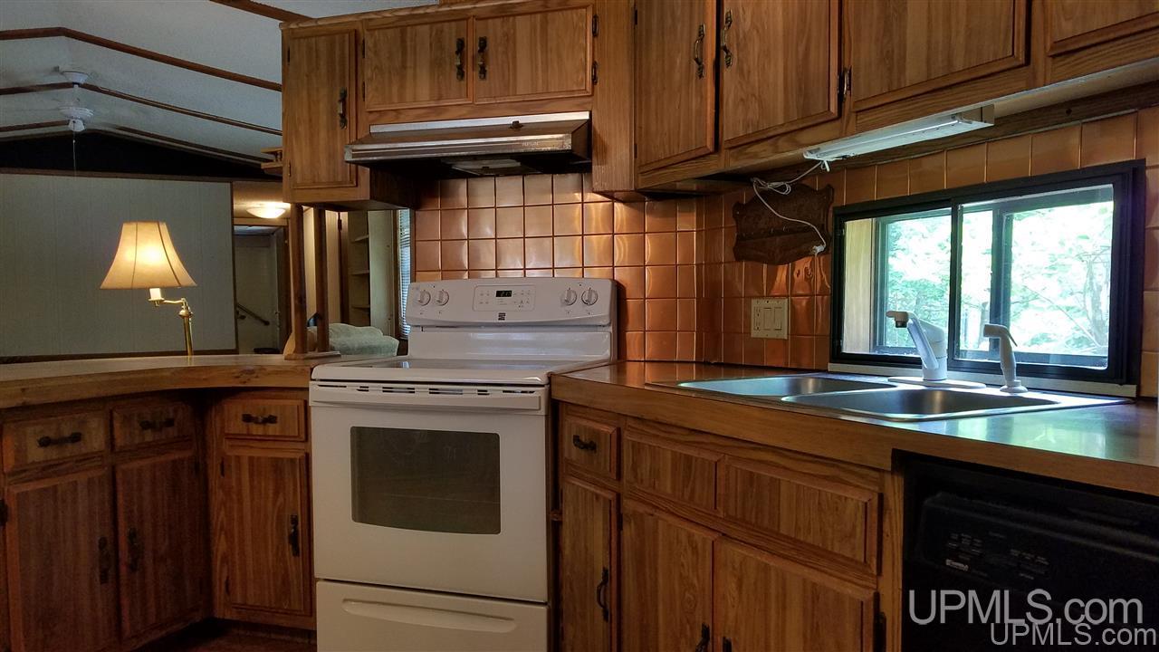 47118 Lower Point Mills Road Hancock, MI 49930 - Photo 2 of 31 Gallery Image 2