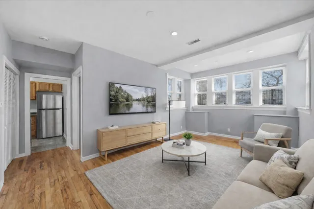 $175,000 | 3100 West Argyle Street, Unit G, Chicago, IL 60625