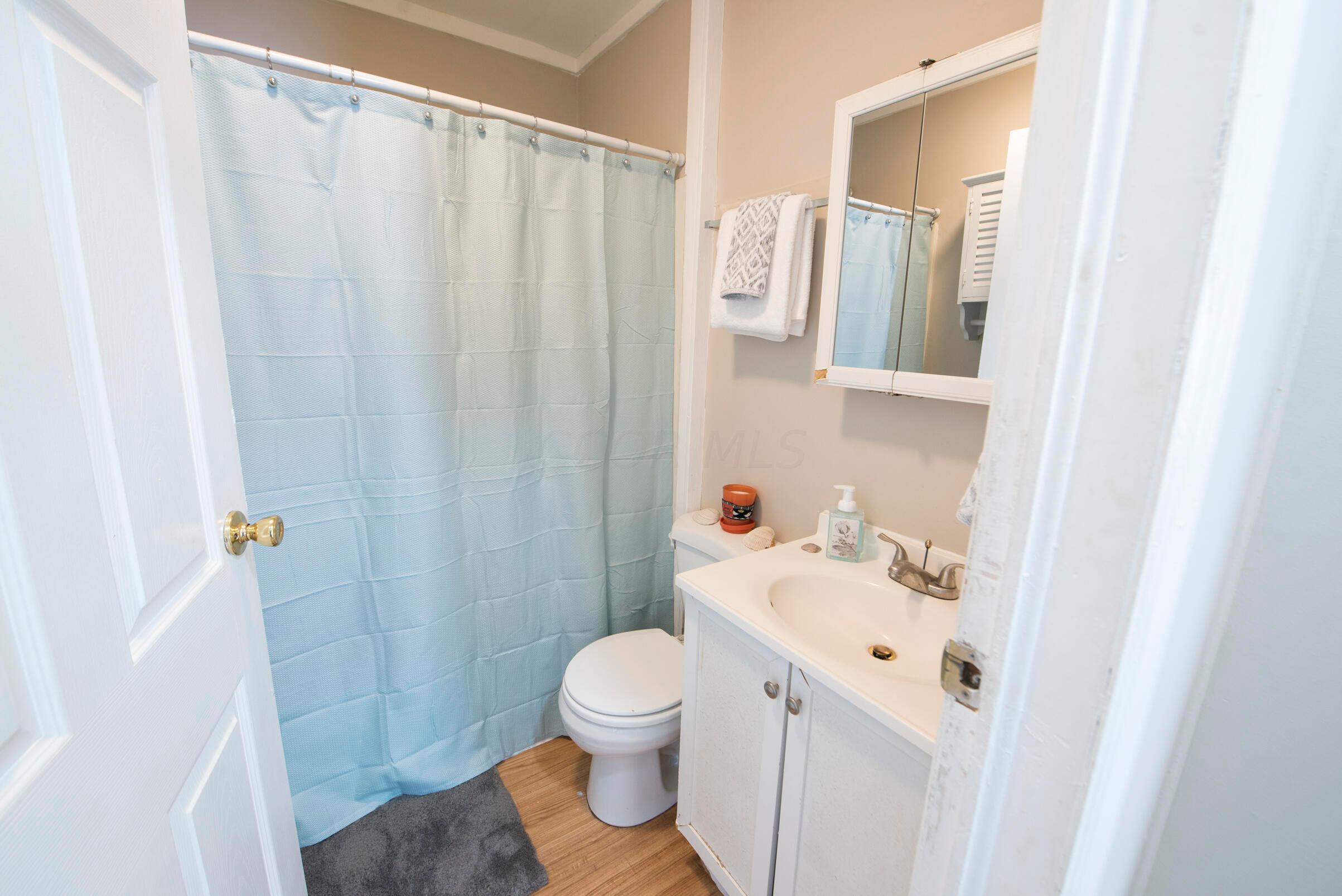 3183 Howey Road Columbus, OH 43224 - Photo 23 of 42 bathroom