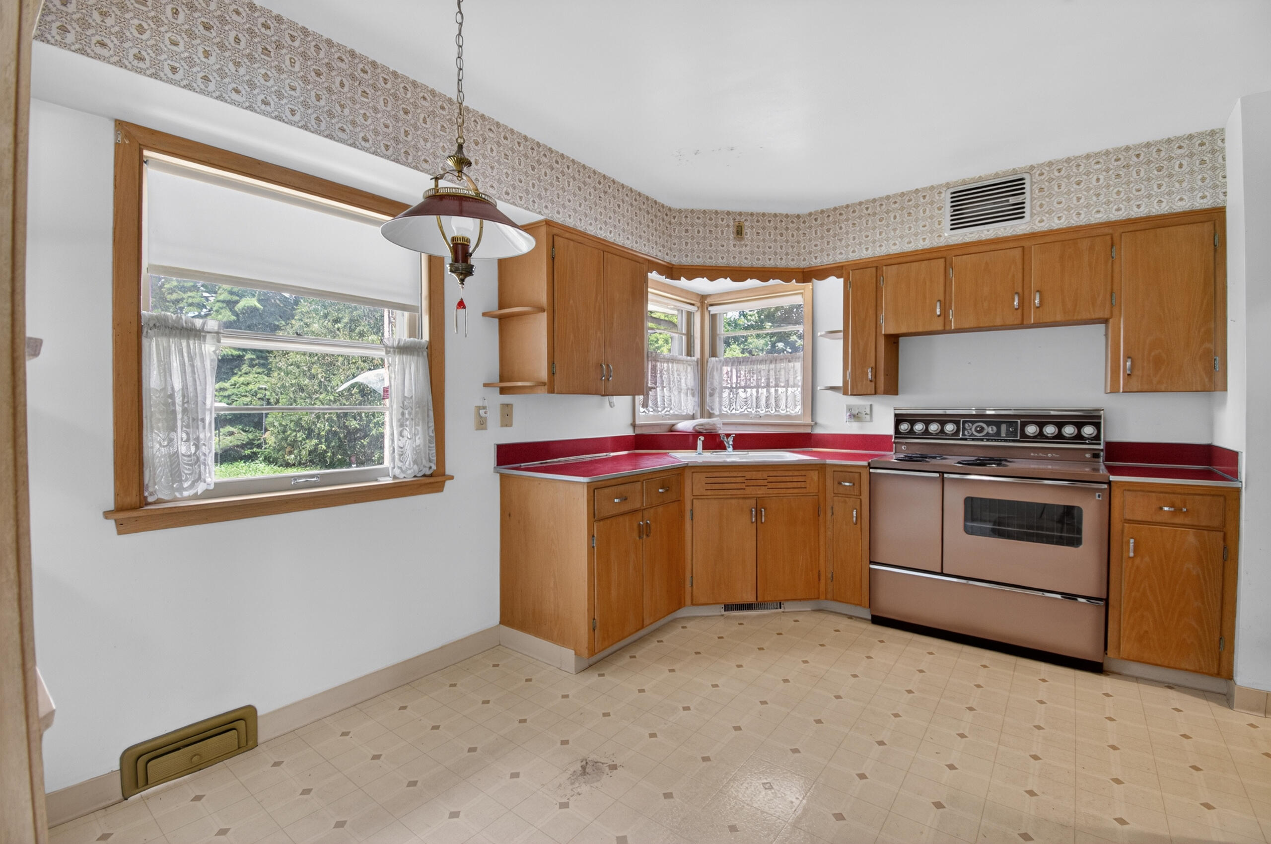 1112 Kentucky Street Racine, WI 53405 - Photo 14 of 29 018_DSC_4152