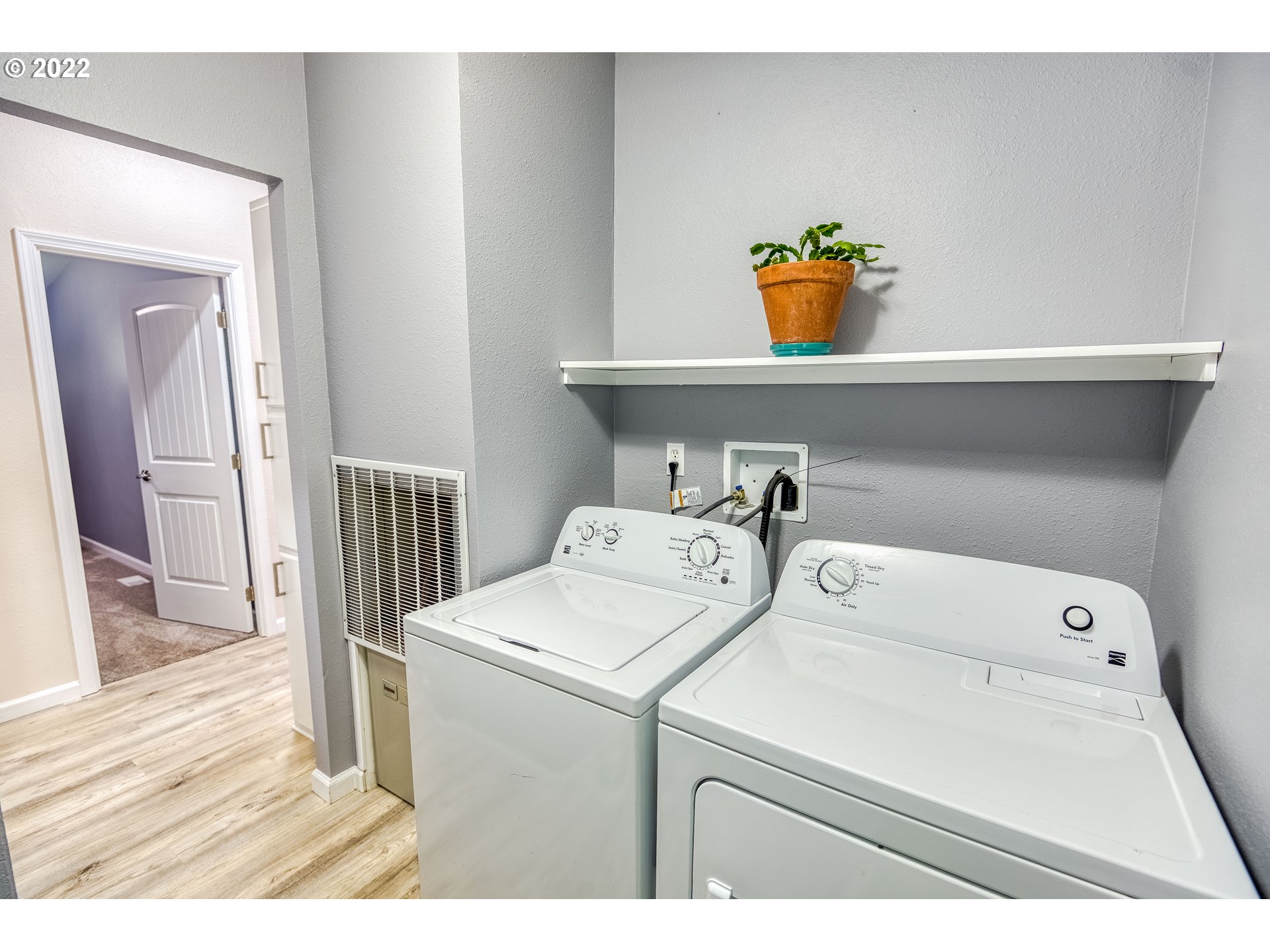 69886 Stage Road North Bend, OR 97459 - Photo 17 of 29 Gallery Image 17