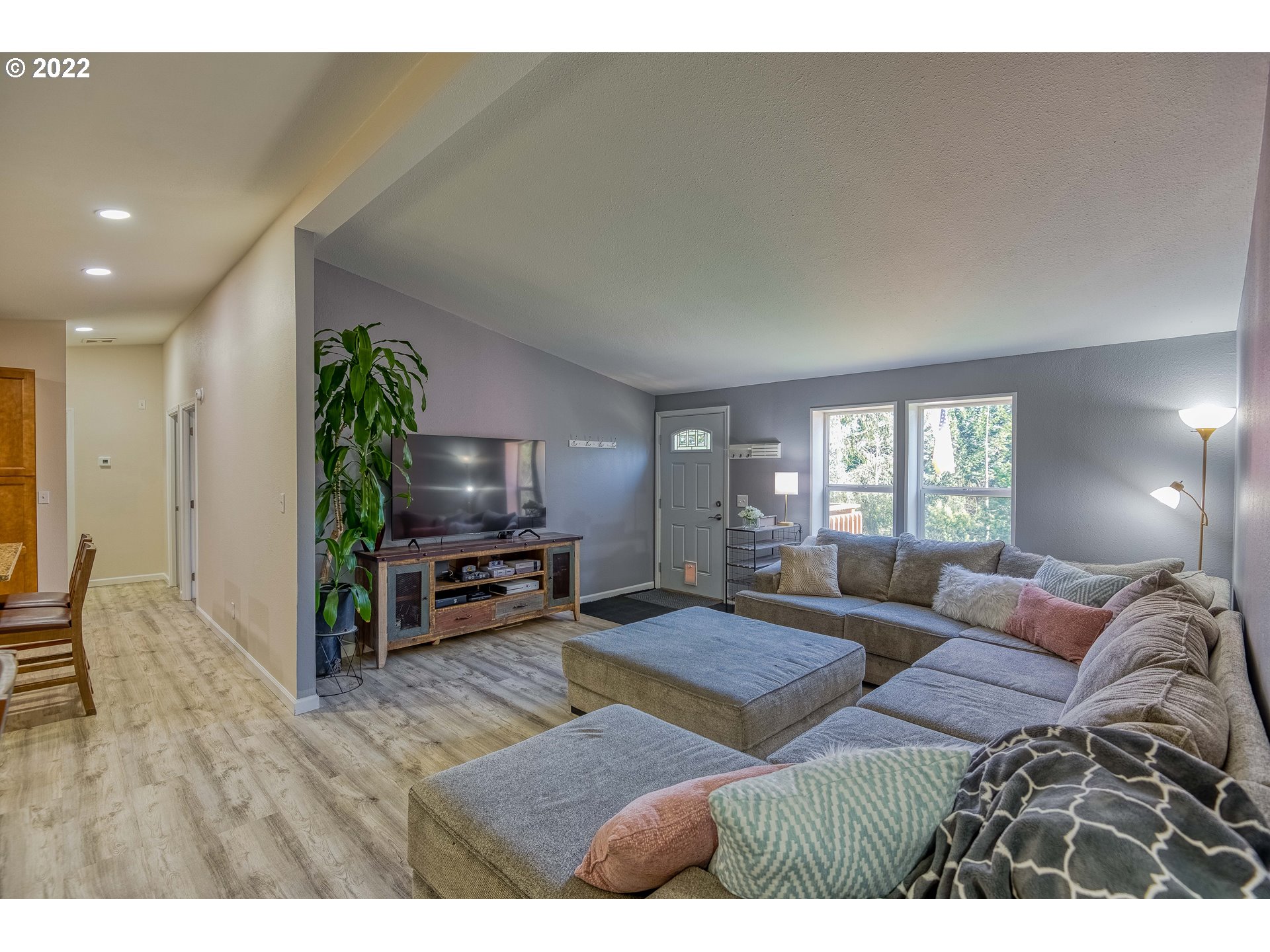 69886 Stage Road North Bend, OR 97459 - Photo 5 of 29 Gallery Image 5