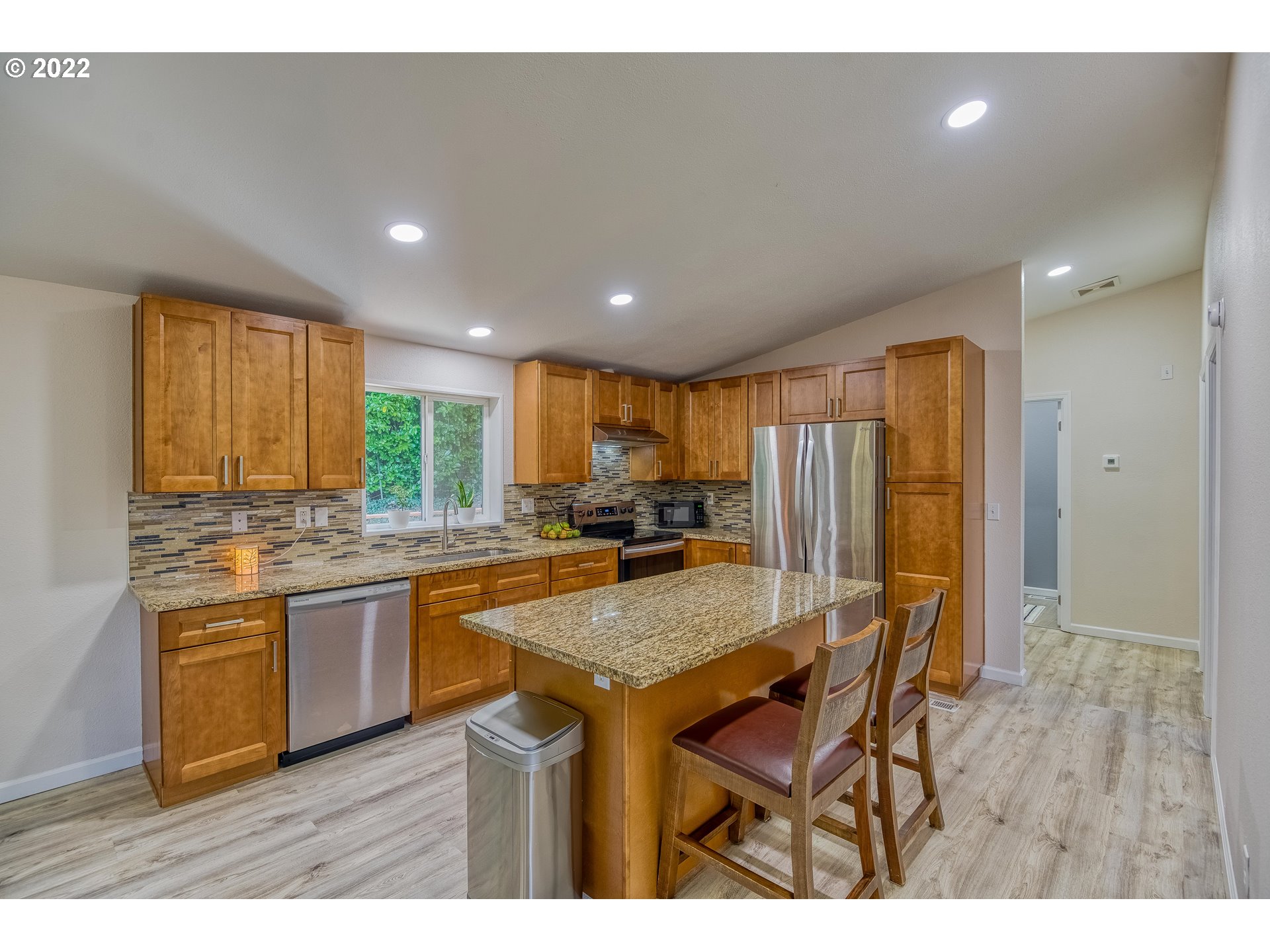 69886 Stage Road North Bend, OR 97459 - Photo 6 of 29 Gallery Image 6