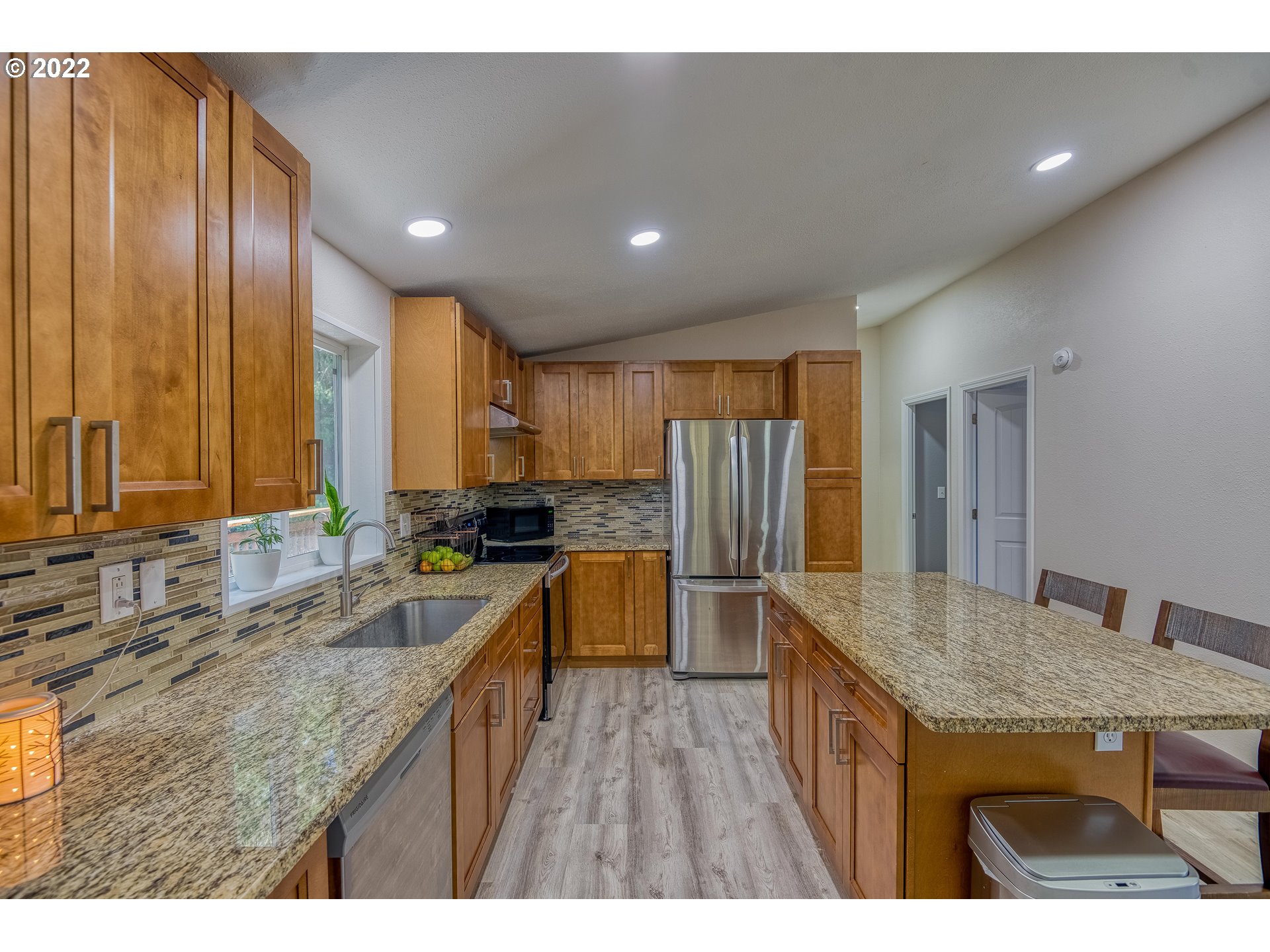 69886 Stage Road North Bend, OR 97459 - Photo 8 of 29 Gallery Image 8