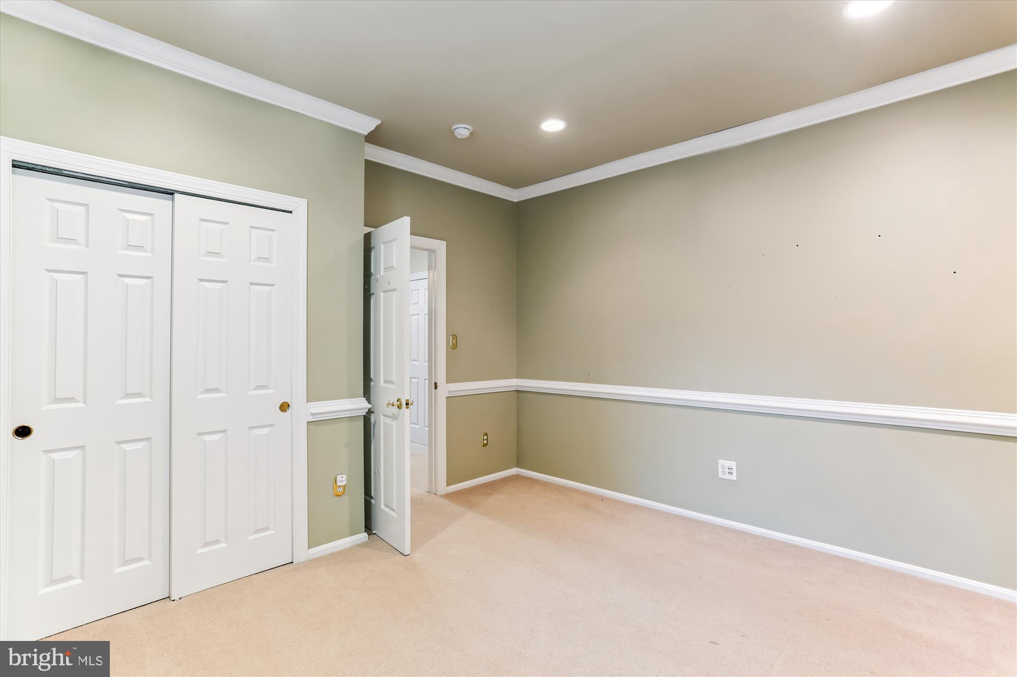 713 Bright Meadow Drive Gaithersburg, MD 20878 - Photo 34 of 54 Fourth bedroom w/ recessed lighting