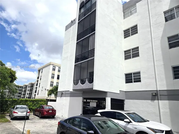 $2,300 | 4670 West 13th Lane, Unit 507, Hialeah, FL 33012