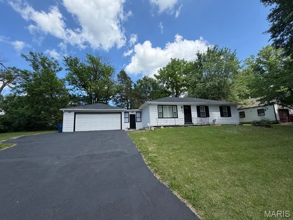 $199,900 | 340 Wedge Drive, Dellwood, MO 63135