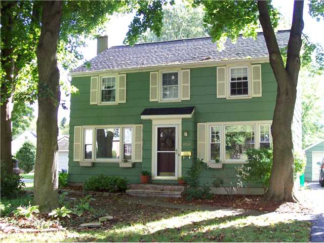 1008 Roosevelt Road East Rochester, NY 14445 - Photo 1 of 1 Exterior Front Such East Rochester Charm!