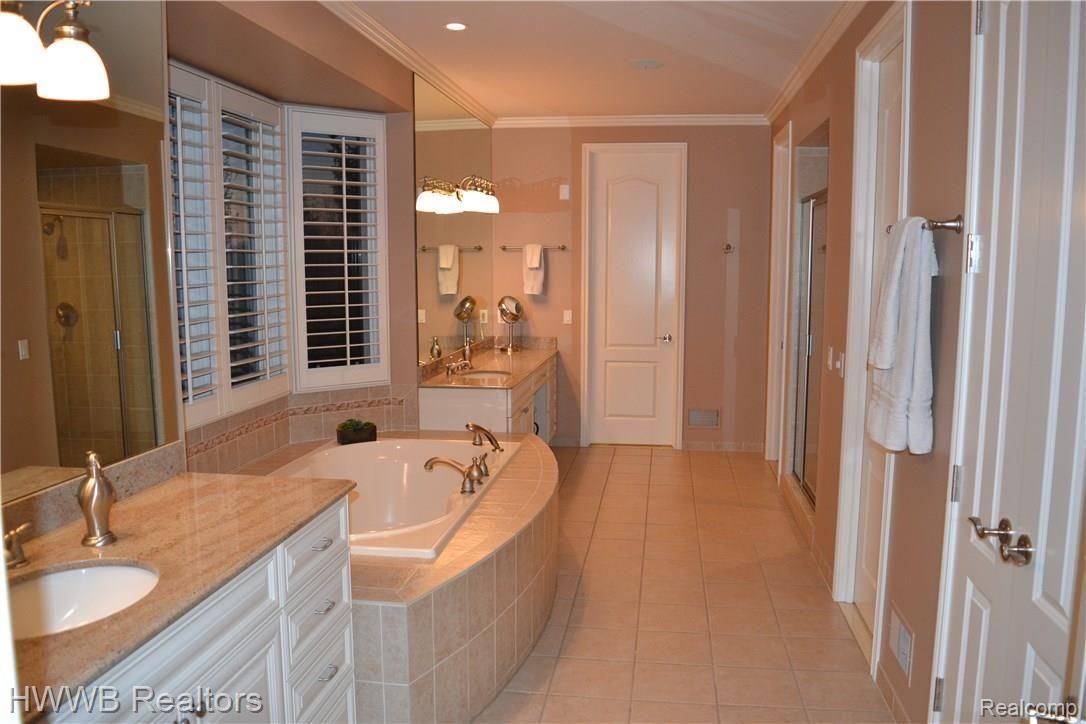 5590 Leeds Court Rochester, MI 48306 - Photo 39 of 73 Master Bathroom