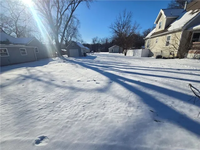 $10,000 | 1017 Osage Street, Leavenworth, KS 66048