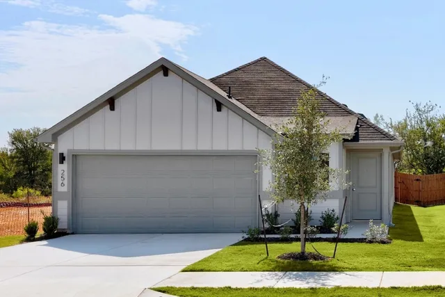 $298,900 | 256 Bendecido Loop, Elgin, TX 78621