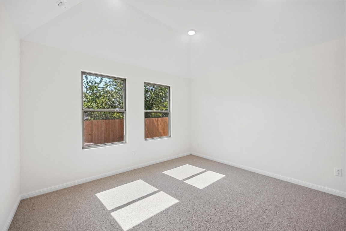 256 Bendecido Loop Elgin, TX 78621 - Photo 14 of 34