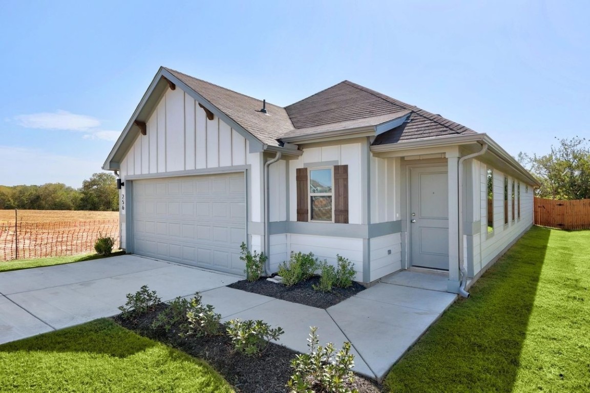 256 Bendecido Loop Elgin, TX 78621 - Photo 2 of 34