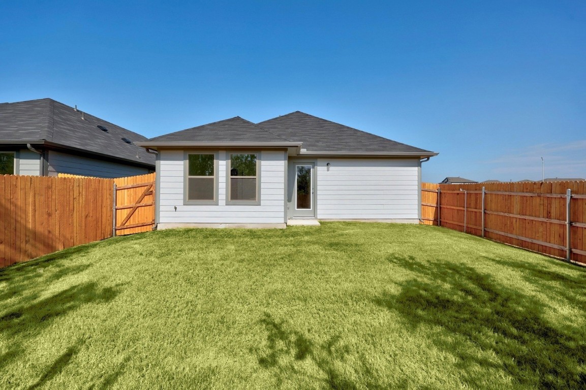 256 Bendecido Loop Elgin, TX 78621 - Photo 26 of 34