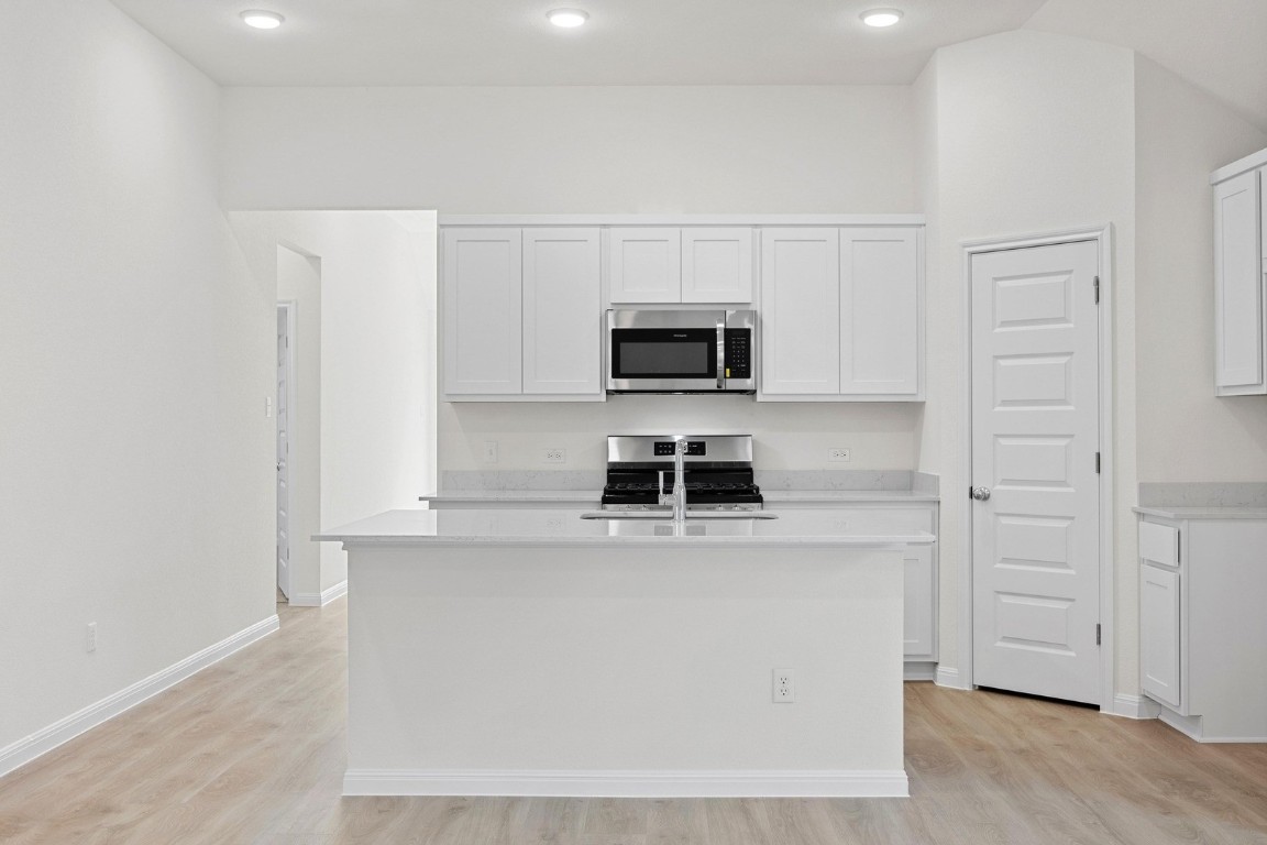 256 Bendecido Loop Elgin, TX 78621 - Photo 6 of 34