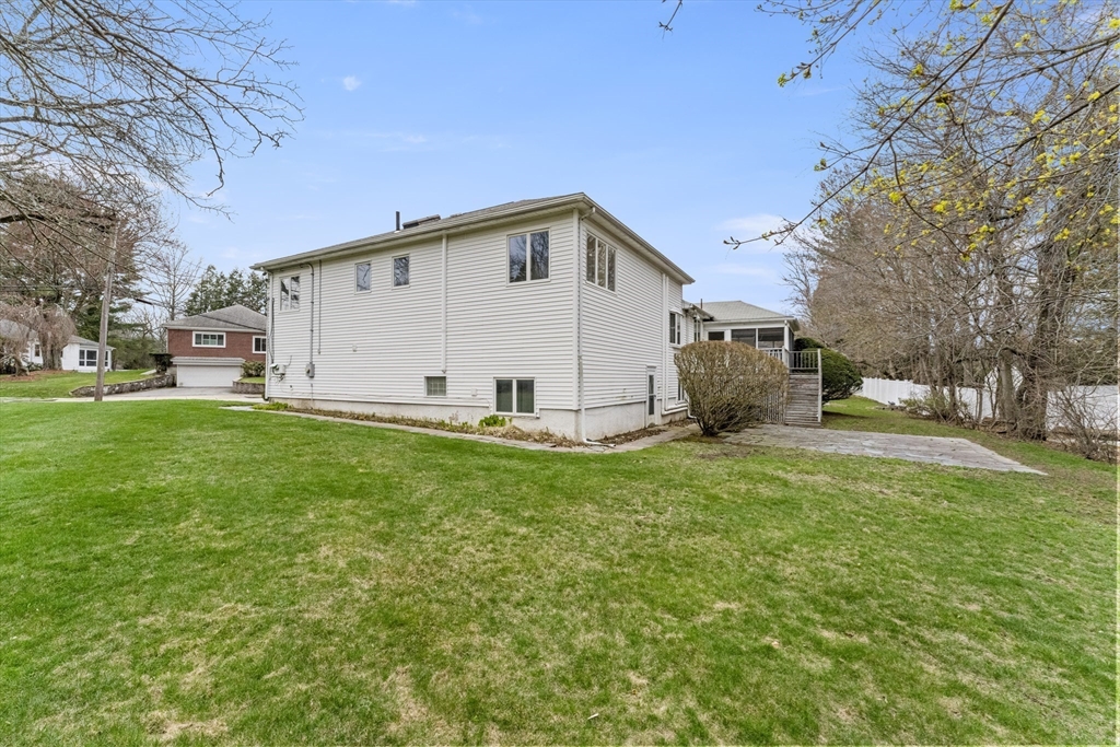 84 Cynthia Road Newton, MA 02459 - Photo 10 of 12
