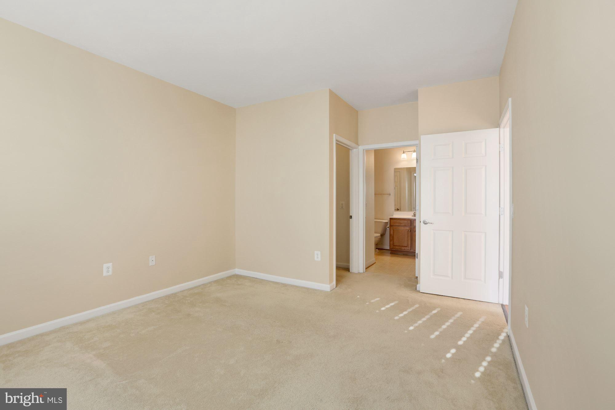 3830 Lightfoot Street, Unit 427 Chantilly, VA 20151 - Photo 13 of 37