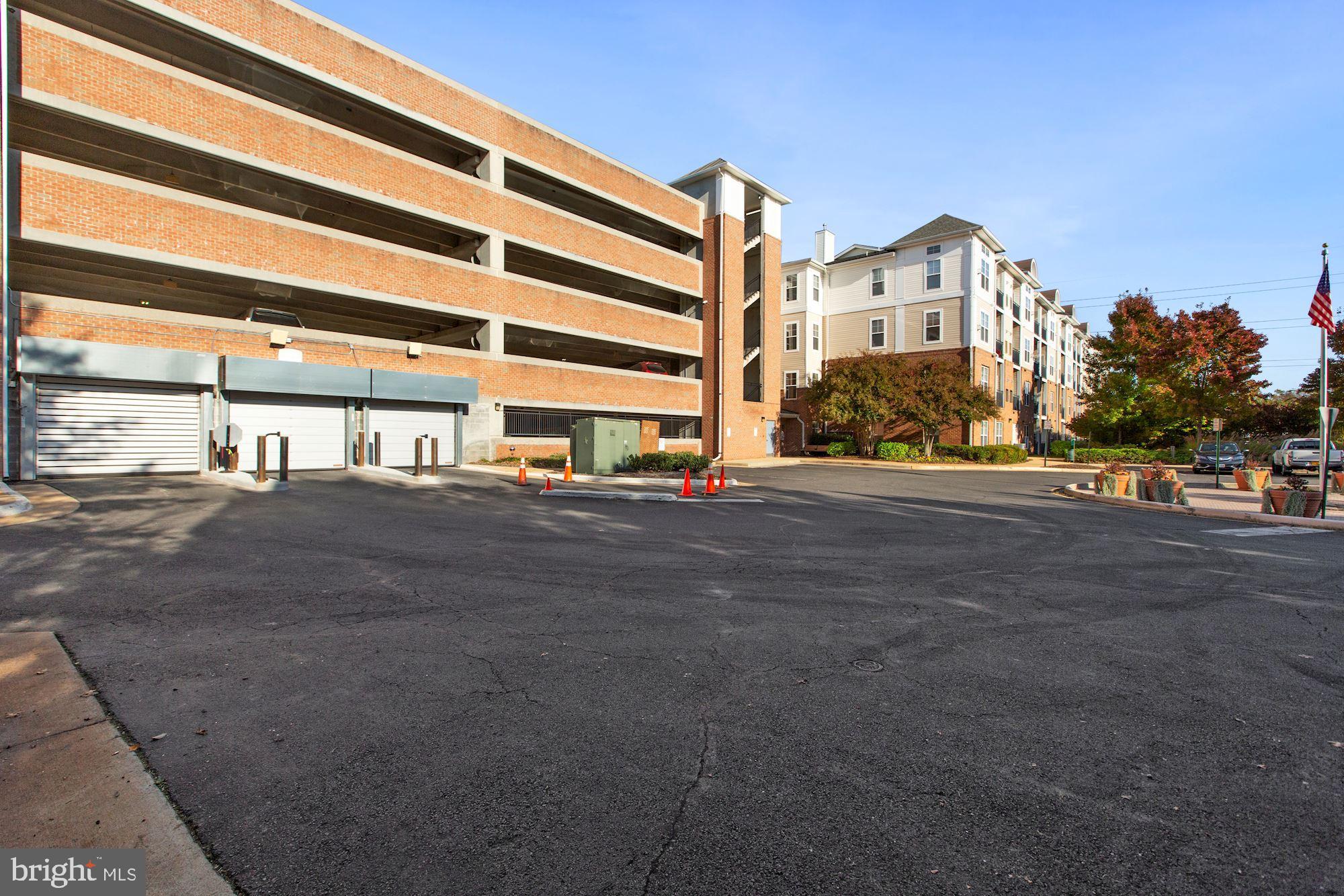 3830 Lightfoot Street, Unit 427 Chantilly, VA 20151 - Photo 26 of 37