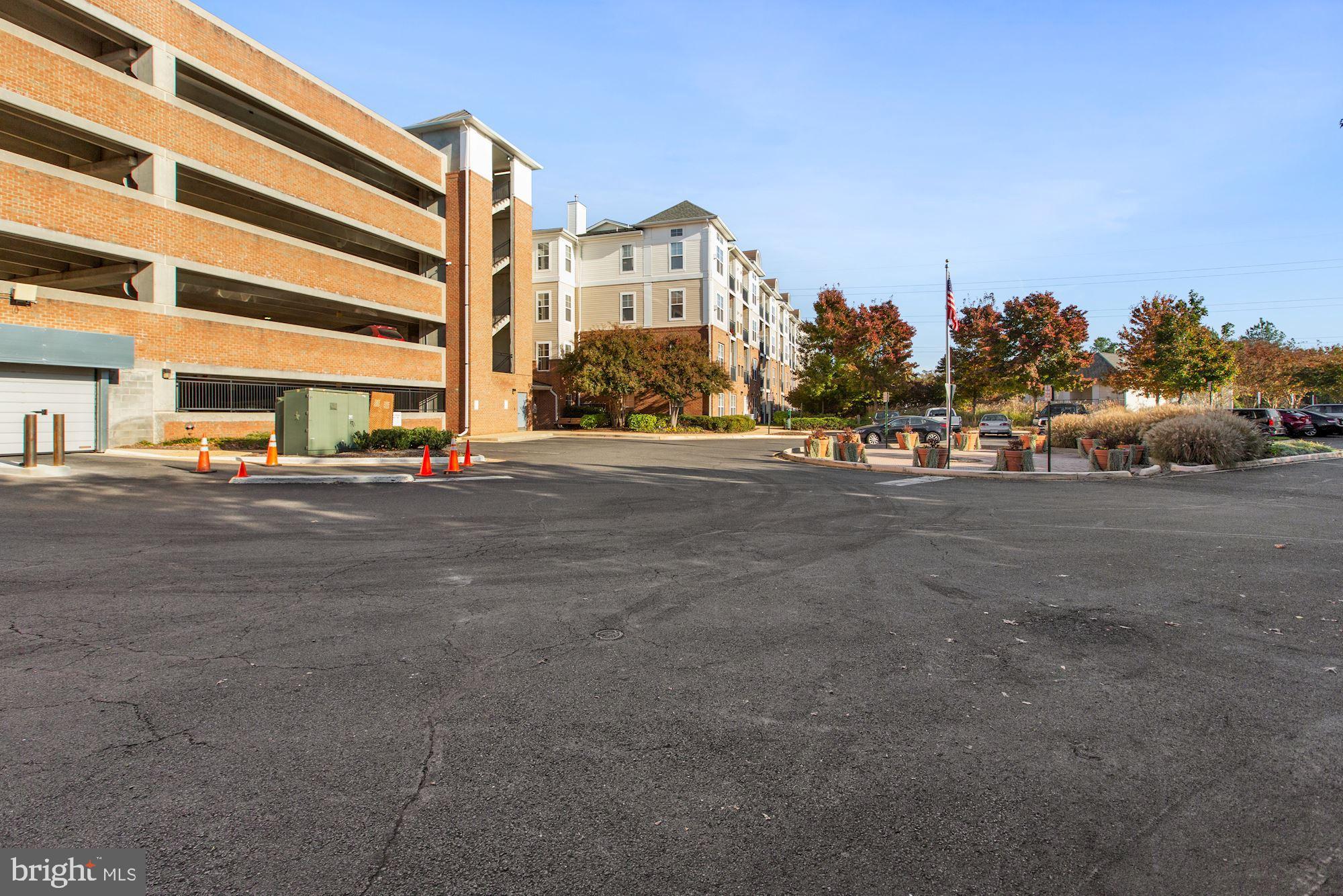 3830 Lightfoot Street, Unit 427 Chantilly, VA 20151 - Photo 28 of 37