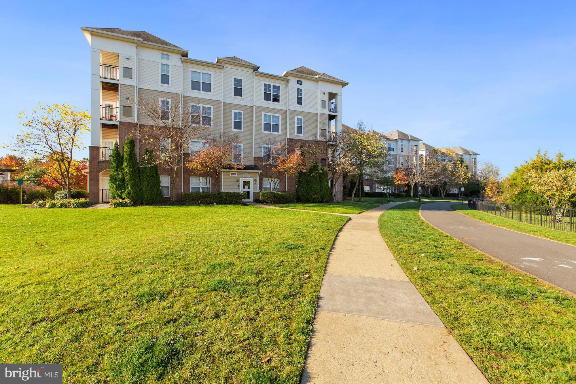 3830 Lightfoot Street, Unit 427 Chantilly, VA 20151 - Photo 32 of 37