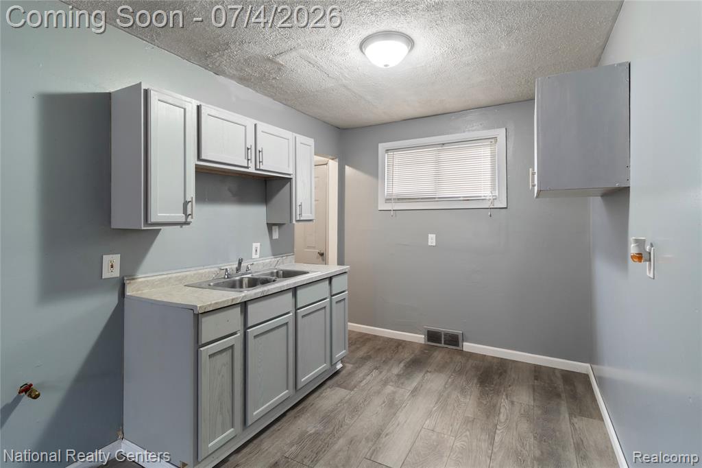 13525 Evergreen Road Detroit, MI 48223 - Photo 9 of 25
