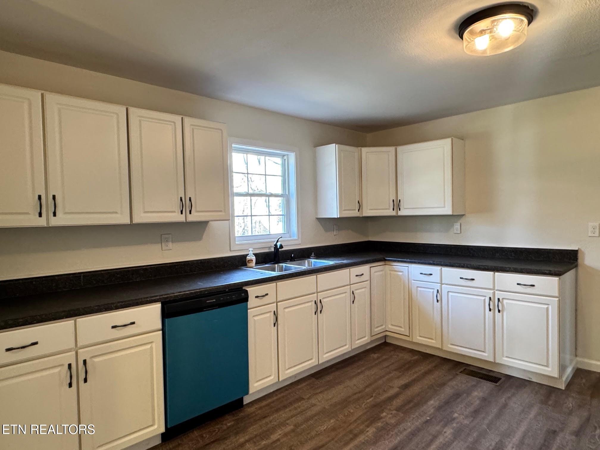 2506 Rugby Pike Jamestown, TN 38556 - Photo 13 of 24