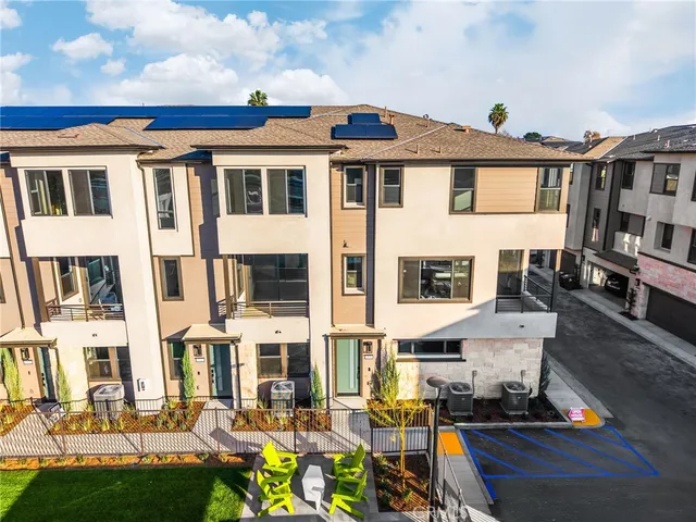 $769,990 | 109 South Laxore Street, Unit 306, Anaheim, CA 92804