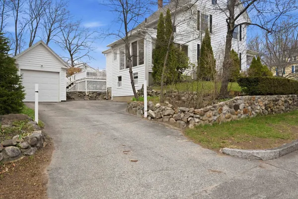$5,000 | 198 Linden Street, Manchester, NH 03104