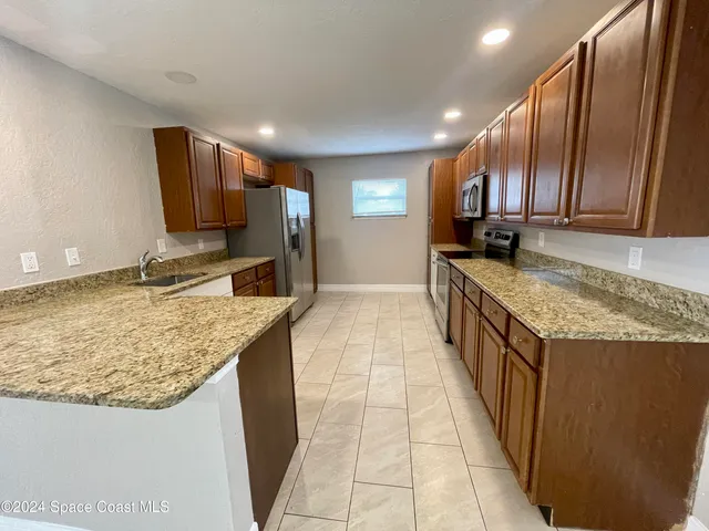 $2,000 | 2684 Pepper Avenue, Melbourne, FL 32935