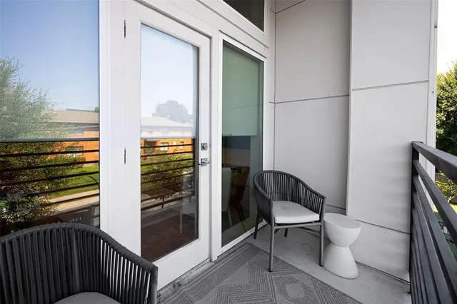 a bathroom with a toilet