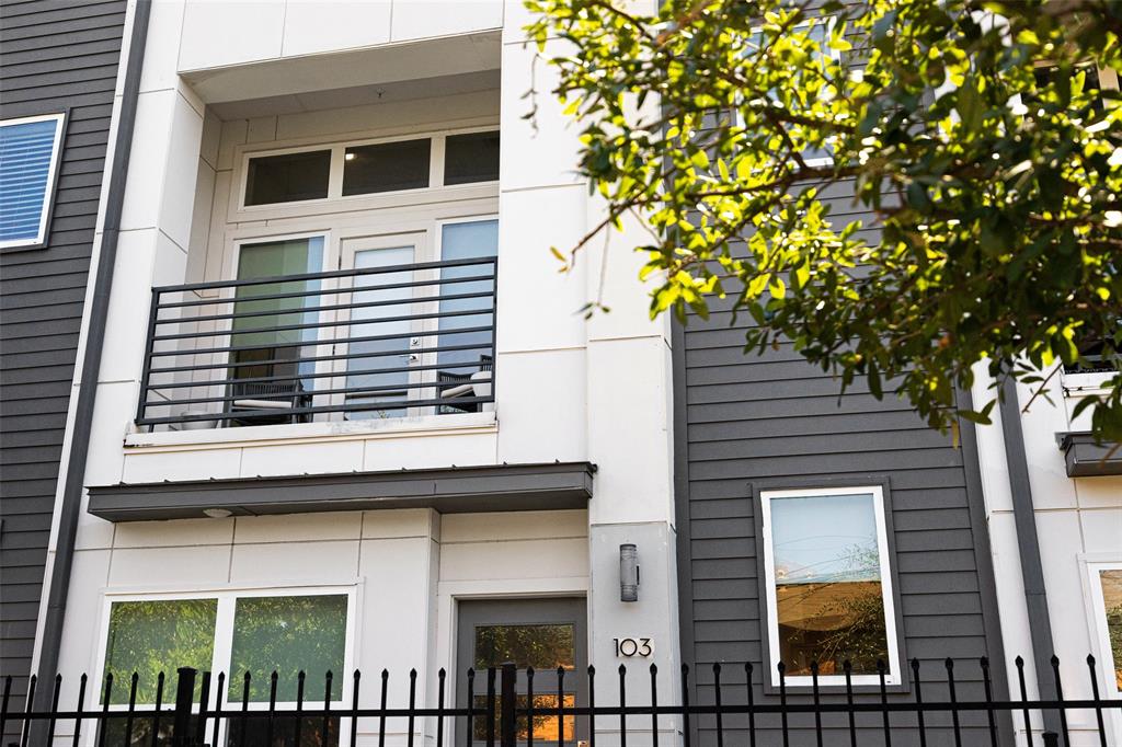 1727 Caddo Street, Unit 103 Dallas, TX 75204 - Photo 27 of 27 a view of front door of house